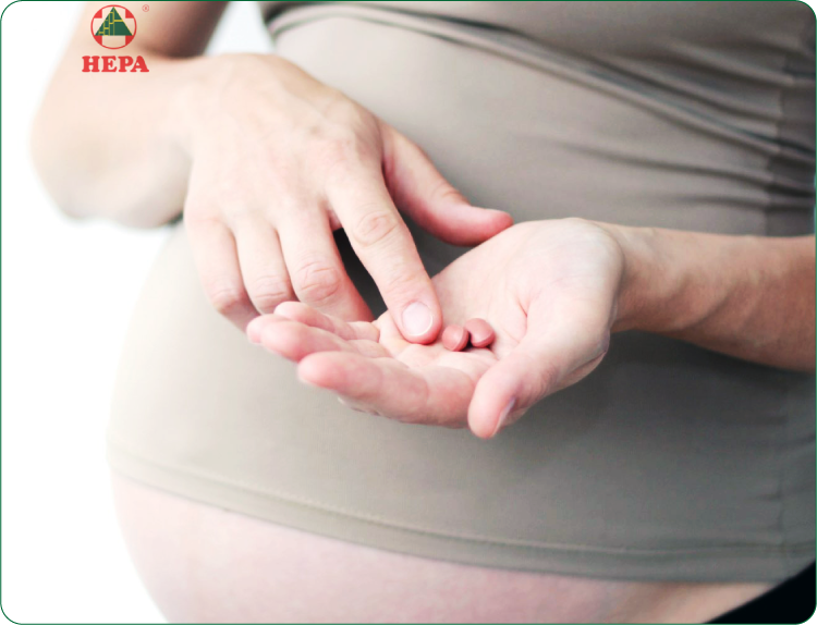 phụ nữ mang thai nên uống thuốc